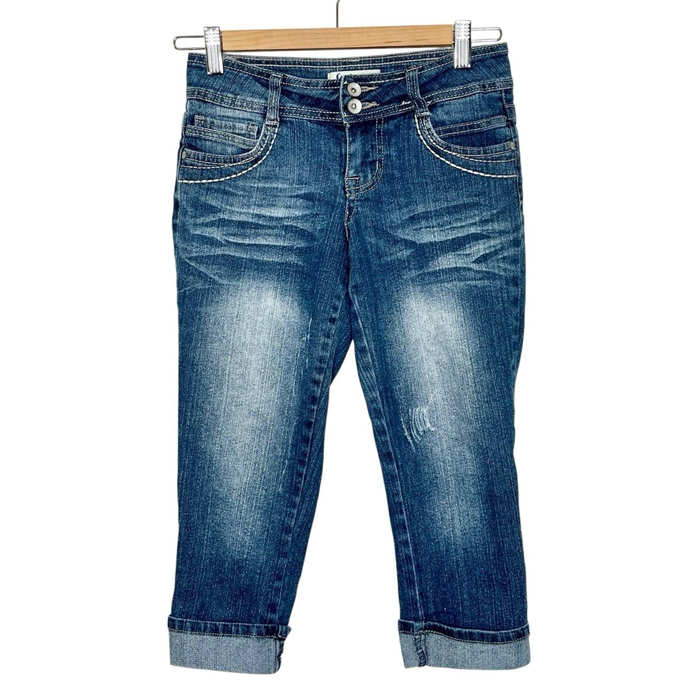 LEI Ashley Low Rise Capri Jeans Juniors Size 1 Y2K Embroidered Flap Pocket